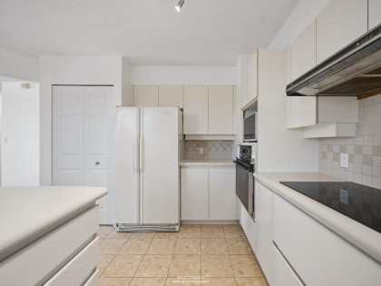 Photo 9 at 302 - 2189 W 42nd Avenue, Kerrisdale, Vancouver West