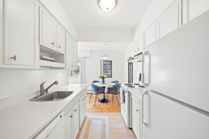 Photo 6 at 504 - 1750 Esquimalt Avenue, Ambleside, West Vancouver