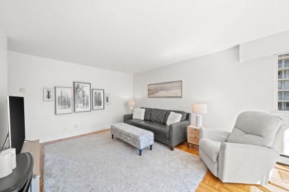 Photo 9 at 504 - 1750 Esquimalt Avenue, Ambleside, West Vancouver