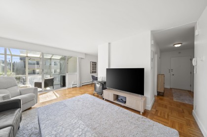 Photo 10 at 504 - 1750 Esquimalt Avenue, Ambleside, West Vancouver