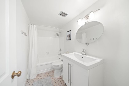 Photo 11 at 504 - 1750 Esquimalt Avenue, Ambleside, West Vancouver