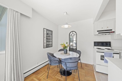 Photo 4 at 504 - 1750 Esquimalt Avenue, Ambleside, West Vancouver