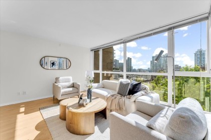 Photo 2 at 708 - 1188 Richards Street, Yaletown, Vancouver West