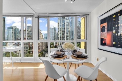 Photo 12 at 708 - 1188 Richards Street, Yaletown, Vancouver West