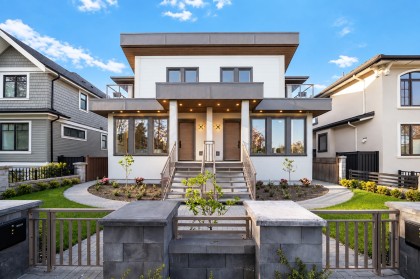 Photo 1 at 2455 W 10th Avenue, Kitsilano, Vancouver West