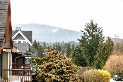 Photo 4 at 1132 Cloverley Street, Calverhall, North Vancouver