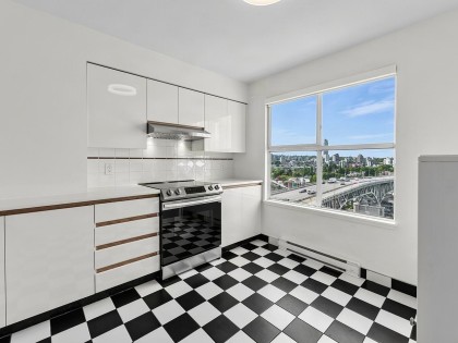 Photo 12 at 2106 - 1500 Howe Street, Yaletown, Vancouver West