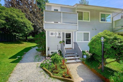 Photo 2 at 4627 Hoskins Road, Lynn Valley, North Vancouver