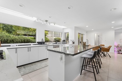 Photo 10 at 456 Montroyal Boulevard, Upper Delbrook, North Vancouver
