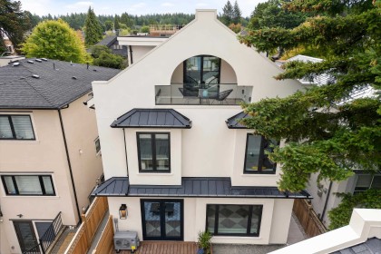 Photo 1 at 2 - 4659 W 11th Avenue, Point Grey, Vancouver West