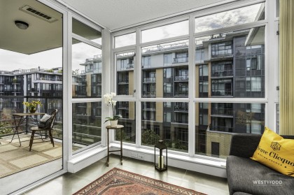Photo 2 at 661 - 2080 W Broadway, Kitsilano, Vancouver West