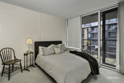 Photo 13 at 661 - 2080 W Broadway, Kitsilano, Vancouver West