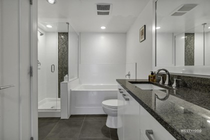 Photo 16 at 661 - 2080 W Broadway, Kitsilano, Vancouver West