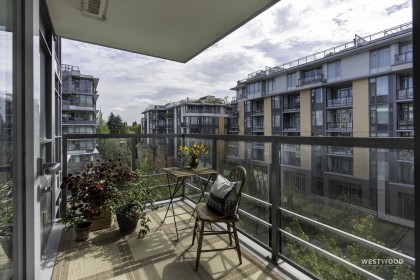 Photo 1 at 661 - 2080 W Broadway, Kitsilano, Vancouver West