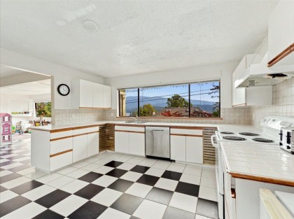 Photo 17 at 787 Roslyn Boulevard, Dollarton, North Vancouver