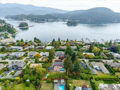 Photo 12 at 787 Roslyn Boulevard, Dollarton, North Vancouver
