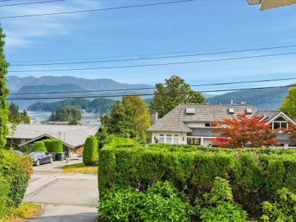 Photo 14 at 787 Roslyn Boulevard, Dollarton, North Vancouver