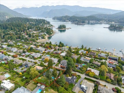 Photo 11 at 787 Roslyn Boulevard, Dollarton, North Vancouver