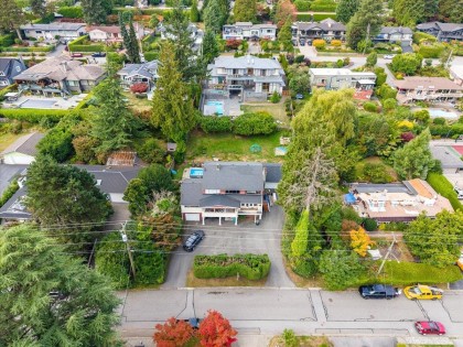 Photo 4 at 787 Roslyn Boulevard, Dollarton, North Vancouver