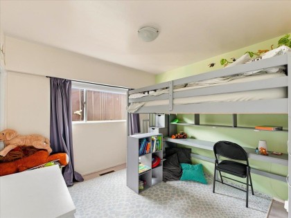 Photo 25 at 787 Roslyn Boulevard, Dollarton, North Vancouver