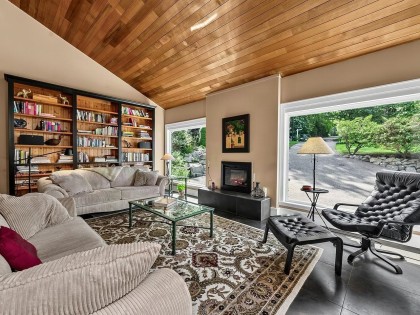 Photo 2 at 8568 Bedora Place, Howe Sound, West Vancouver