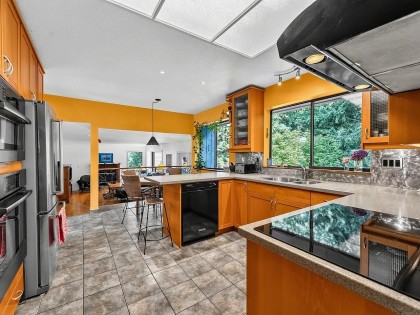 Photo 6 at 8568 Bedora Place, Howe Sound, West Vancouver