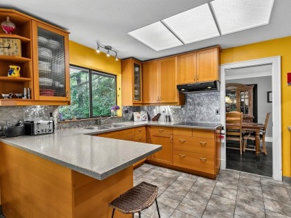 Photo 5 at 8568 Bedora Place, Howe Sound, West Vancouver