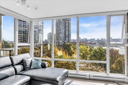 Photo 13 at 705 - 583 Beach Crescent, Yaletown, Vancouver West