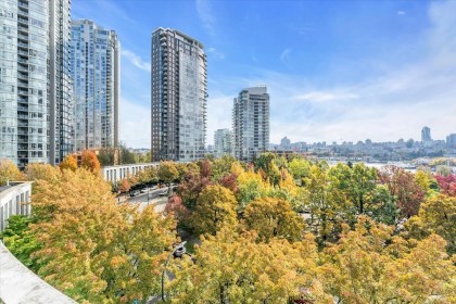 Photo 25 at 705 - 583 Beach Crescent, Yaletown, Vancouver West