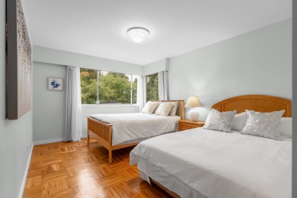 Photo 11 at 402 - 1750 Esquimalt Avenue, Ambleside, West Vancouver