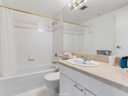 Photo 22 at 705 - 388 Drake Street, Yaletown, Vancouver West