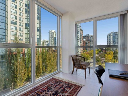 Photo 11 at 705 - 388 Drake Street, Yaletown, Vancouver West