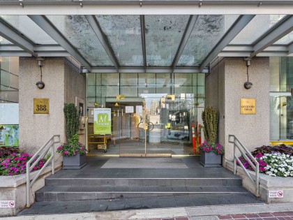 Photo 35 at 705 - 388 Drake Street, Yaletown, Vancouver West