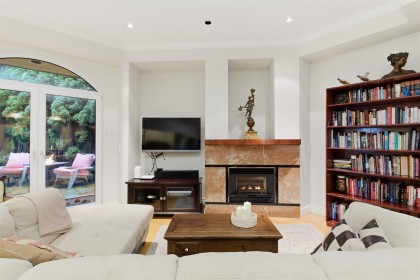 Photo 12 at 2635 Rosebery Avenue, Queens, West Vancouver