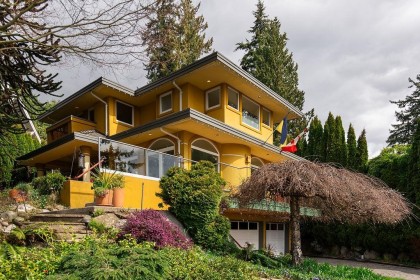 Photo 1 at 2635 Rosebery Avenue, Queens, West Vancouver