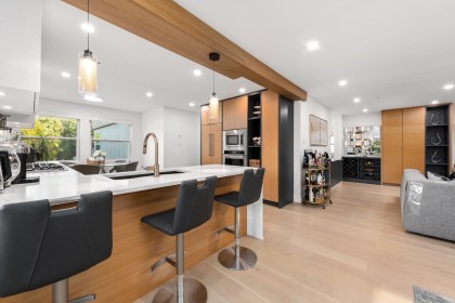 Photo 7 at 11 - 2425 Edgemont Boulevard, Mosquito Creek, North Vancouver
