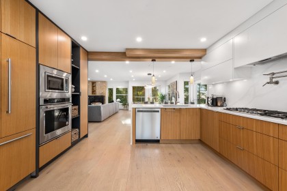 Photo 9 at 11 - 2425 Edgemont Boulevard, Mosquito Creek, North Vancouver