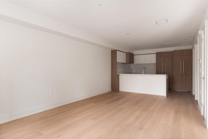 Photo 8 at 152 - 408 W 45th Avenue, Oakridge VW, Vancouver West