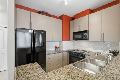 Photo 9 at 405 - 160 E 13th Street, Central Lonsdale, North Vancouver