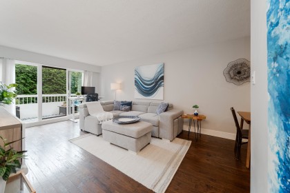 Photo 7 at 303 - 2450 Cornwall Avenue, Kitsilano, Vancouver West