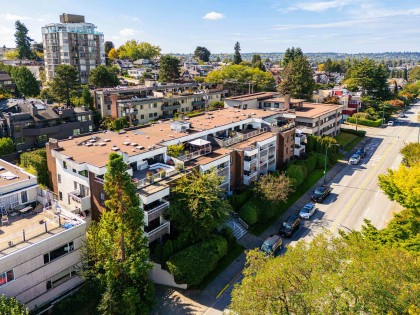 Photo 28 at 303 - 2450 Cornwall Avenue, Kitsilano, Vancouver West