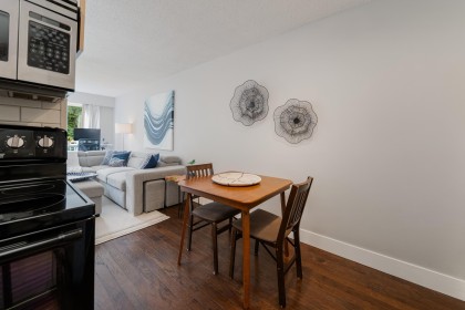 Photo 14 at 303 - 2450 Cornwall Avenue, Kitsilano, Vancouver West