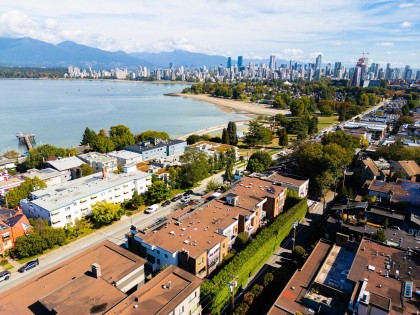 Photo 4 at 303 - 2450 Cornwall Avenue, Kitsilano, Vancouver West