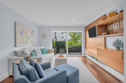 Photo 2 at 111 - 2040 Cornwall Avenue, Kitsilano, Vancouver West