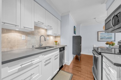 Photo 9 at 111 - 2040 Cornwall Avenue, Kitsilano, Vancouver West