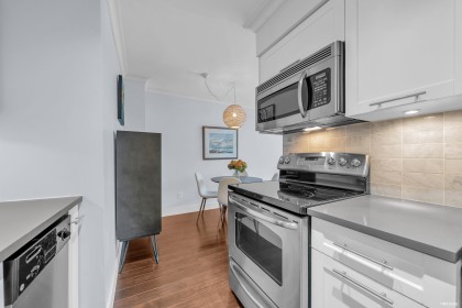 Photo 11 at 111 - 2040 Cornwall Avenue, Kitsilano, Vancouver West