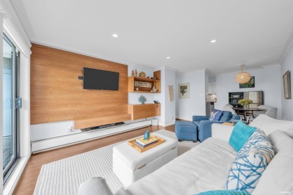 Photo 4 at 111 - 2040 Cornwall Avenue, Kitsilano, Vancouver West