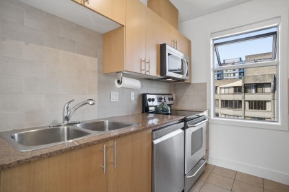 Photo 13 at 902 - 2965 Fir Street, Fairview VW, Vancouver West