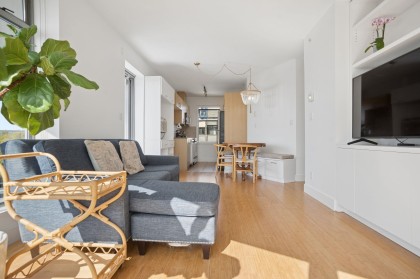 Photo 7 at 902 - 2965 Fir Street, Fairview VW, Vancouver West