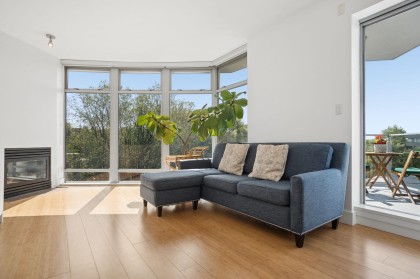 Photo 5 at 902 - 2965 Fir Street, Fairview VW, Vancouver West